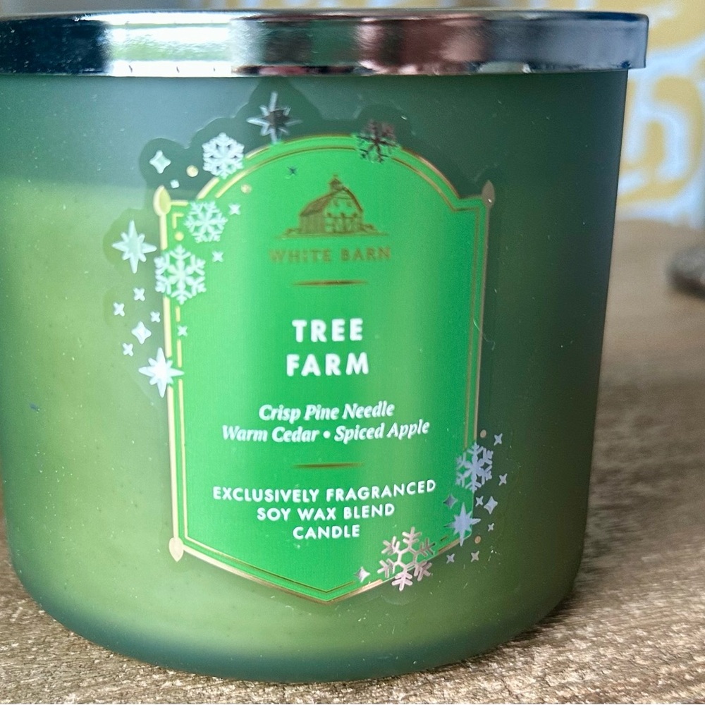 White Barn “Green Tree Farm” 3-Wick Candle